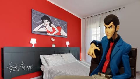 Staff, Bed, Photo of the whole room, Decorative detail