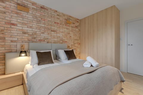 Bed, TV and multimedia, Bedroom, wardrobe