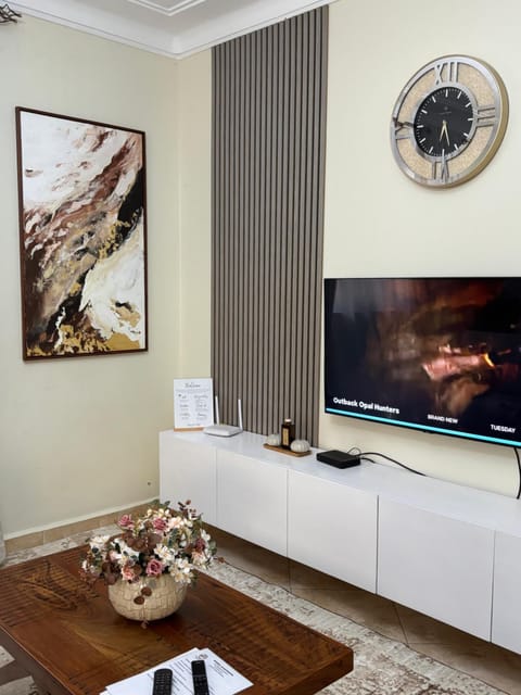 Communal lounge/ TV room, TV and multimedia