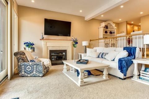 Waterfront Community Lake Winnipesaukee Retreat! House in Gilford