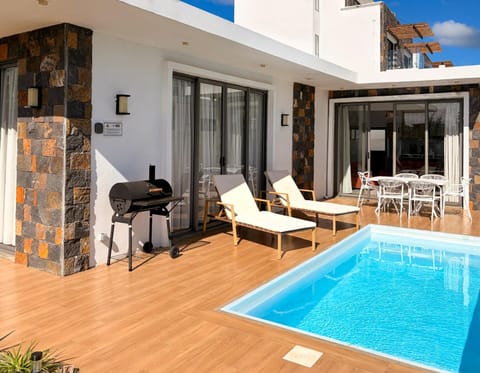 Patio, Patio, BBQ facilities, BBQ facilities, Dining area, Swimming pool, sunbed