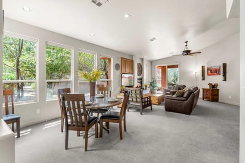 Lava Falls Red Rock Retreat - Close to Tuacahn House in Santa Clara