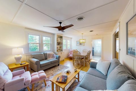 Town of Rehoboth Beach --- 40 Olive Ave Unit #2 House in Henlopen Acres