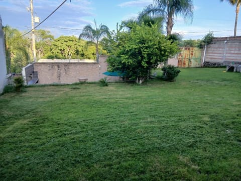 Bonita casa con alberca en Mazatepec, Morelos House in State of Morelos