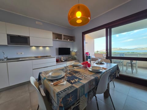 Dining area, kitchen