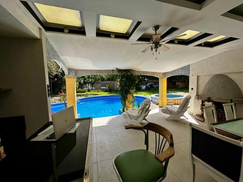 Lounge or bar, Swimming pool