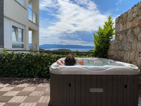 Spring, Summer, BBQ facilities, Garden, Library, Balcony/Terrace, Banquet/Function facilities, Beach, Autumn, Sea view