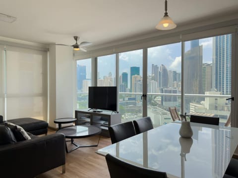 Communal lounge/ TV room, TV and multimedia, Living room, Dining area, Evening entertainment