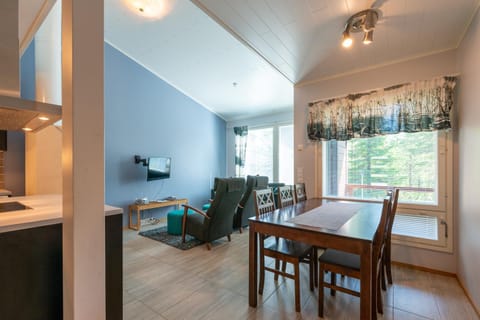 TV and multimedia, Living room, Seating area, Dining area