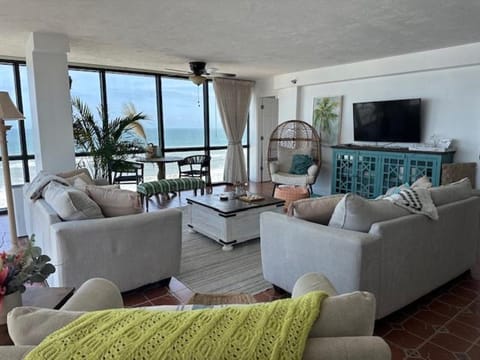 TV and multimedia, Living room, Sea view