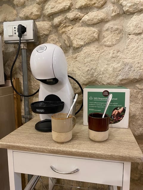 Coffee/tea facilities, Kitchen or kitchenette