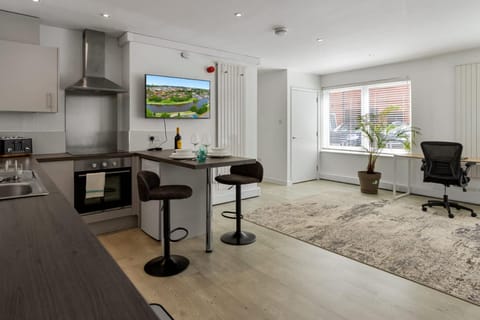TV and multimedia, Living room, Seating area, Dining area, internet, oven, pet friendly, stove, toaster