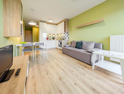 Communal lounge/ TV room, TV and multimedia, Living room, Dining area