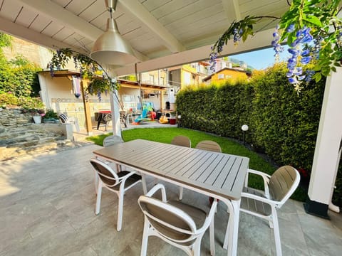 Patio, Garden view
