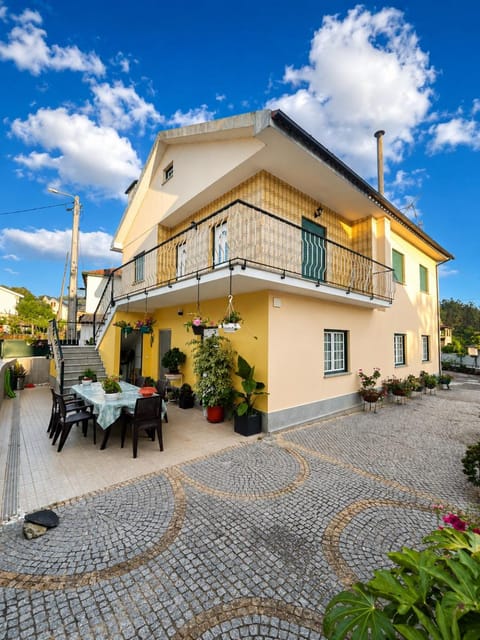 Property building, Patio, View (from property/room), Balcony/Terrace, Dining area, Parking