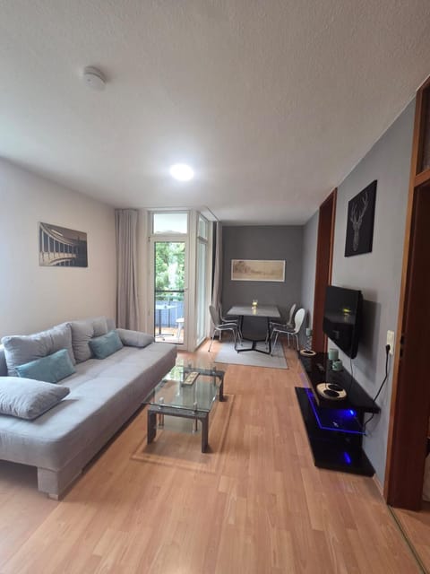 Communal lounge/ TV room, TV and multimedia, Living room, Seating area