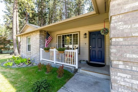Comfy CDA Family Home with Fire Pit and Huge Yard House in Coeur dAlene