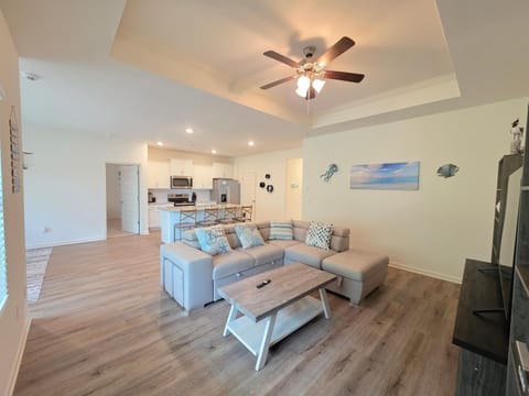 Cozy home near BMH and Hoover House in Bessemer