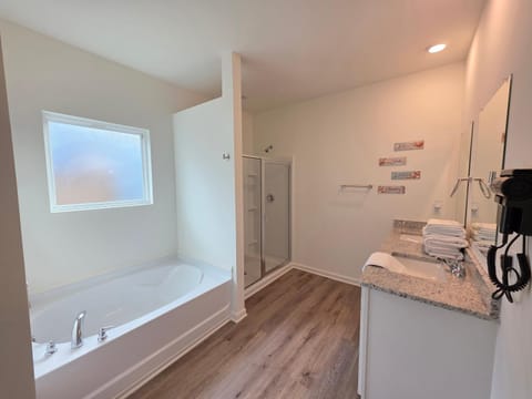 Cozy home near BMH and Hoover House in Bessemer