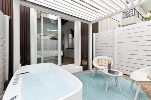 Hot Tub, Seating area, Open Air Bath