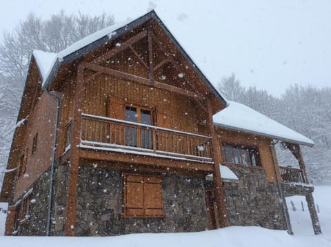 Facade/entrance, Winter, View (from property/room)