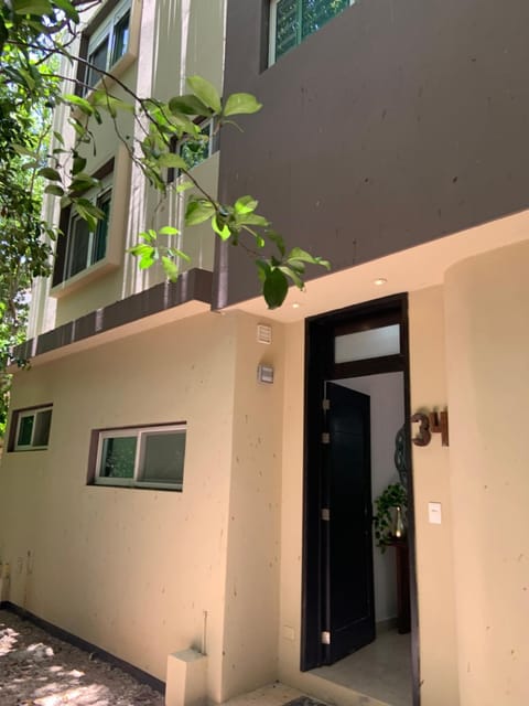 Facade/entrance, Day