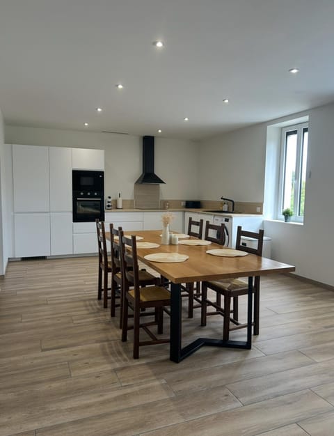 Dining area, storage