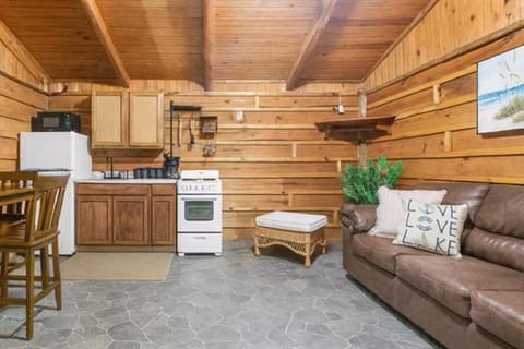 Wooden suite #1 Hotel in Lake Texoma