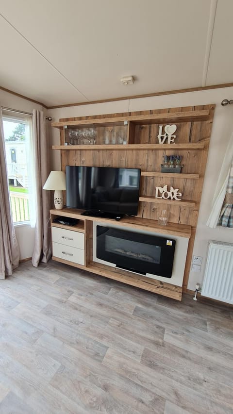 Hoburne Devon Bay Fabulous 3 bedroom caravan, with decking Campground/ 
RV Resort in Paignton