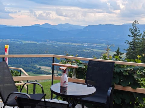 Patio, Day, Natural landscape, View (from property/room), Balcony/Terrace, Mountain view