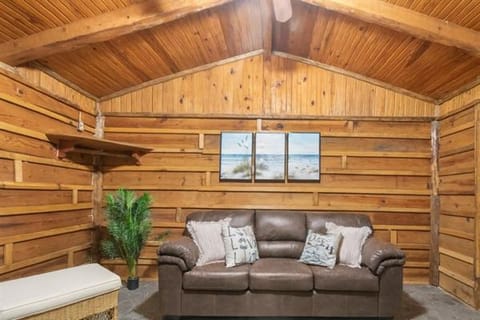 Wooden suite #5 Hotel in Lake Texoma