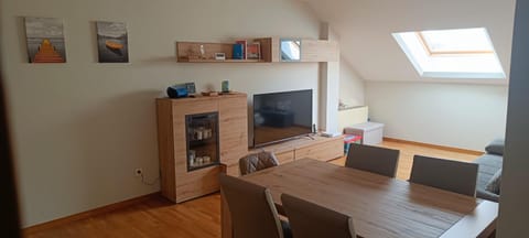 TV and multimedia, Dining area