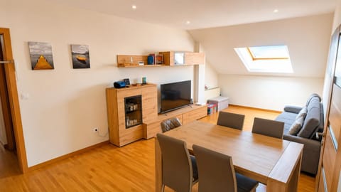 Lounge or bar, Dining area