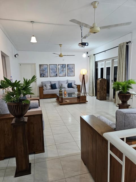 Communal lounge/ TV room, TV and multimedia, Living room, Seating area