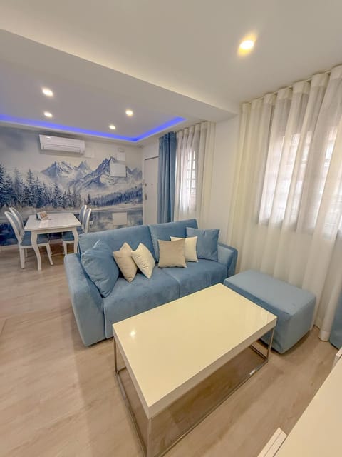 Living room, Lounge or bar