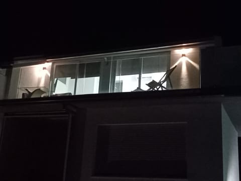 Villa Paolo attico appartamento loft matrimoniale piu singolo diviso da armadi,piu divano letto singolo Apartment in Loano