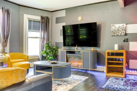 Less Than 2 Mi to Dtwn and Mississippi River West Side Home Apartment in Maplewood