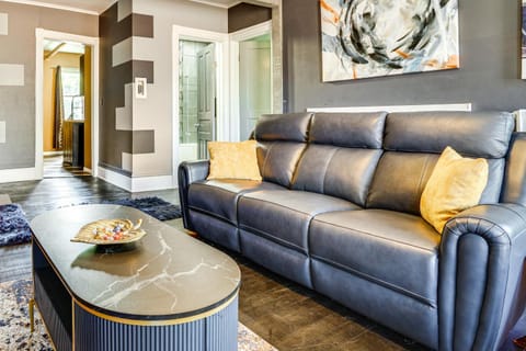 Less Than 2 Mi to Dtwn and Mississippi River West Side Home Apartment in Maplewood