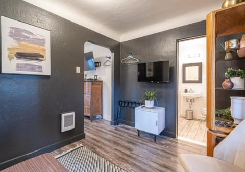 b side motel Motel in Oregon