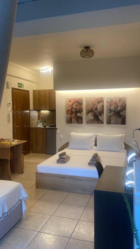 Bed, Kitchen or kitchenette, Photo of the whole room