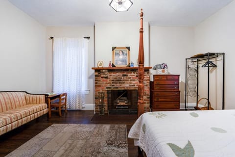 Renovated 4BR | 10 Min to Liberty University House in Lynchburg