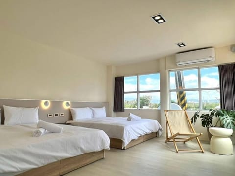Photo of the whole room, Bedroom