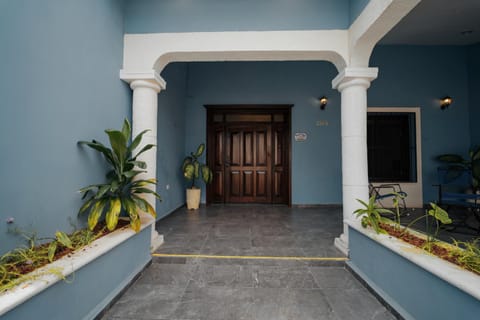 Facade/entrance, Day