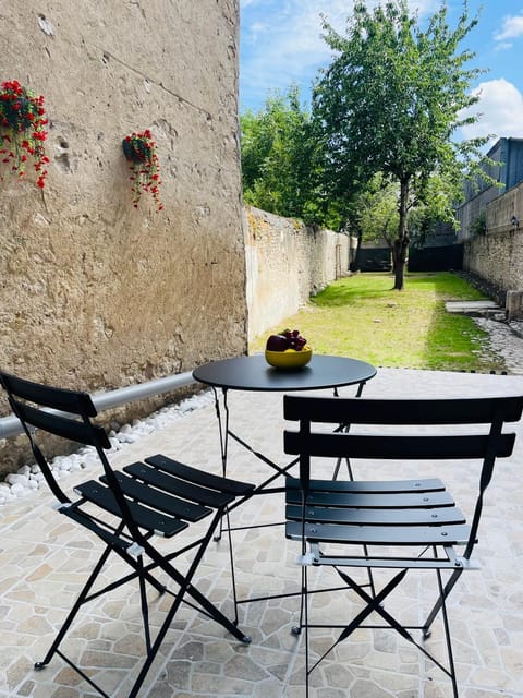 Patio, Garden view