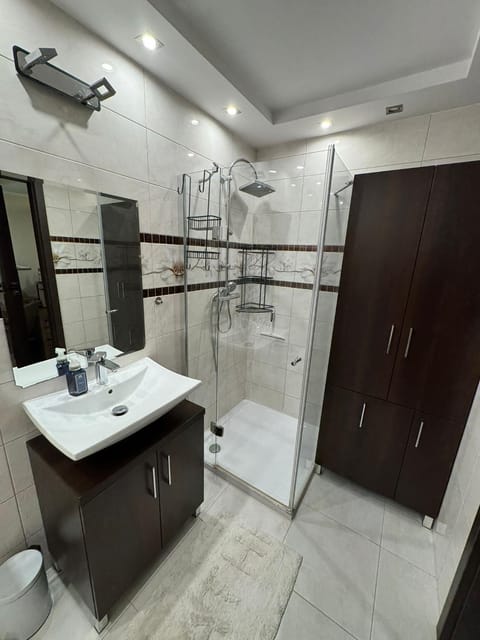 Shower, Bathroom, washing machine