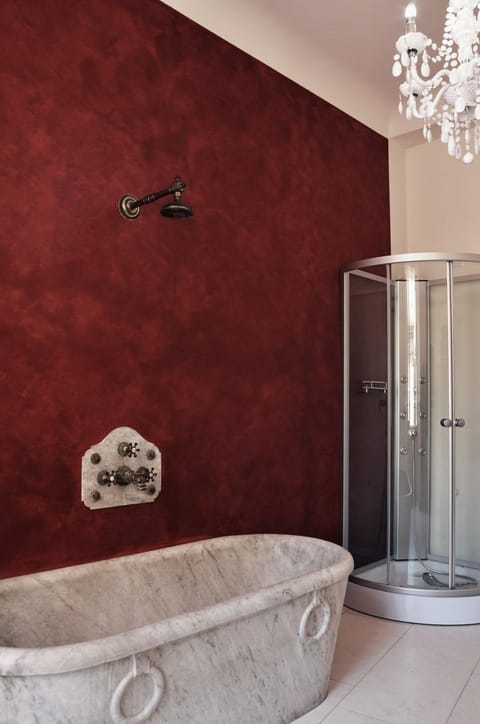 Bathroom, Decorative detail