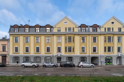 Property building, Day, Location