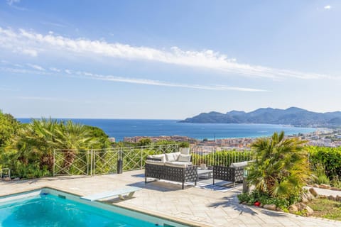 Natural landscape, Balcony/Terrace, Mountain view, Sea view, Swimming pool, Swimming pool