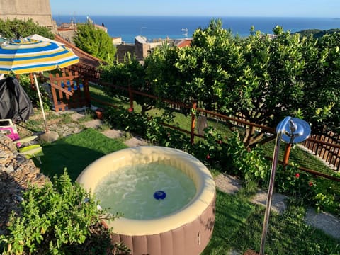 Hot Tub, Balcony/Terrace