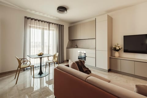 TV and multimedia, Kitchen or kitchenette, Living room, Dining area